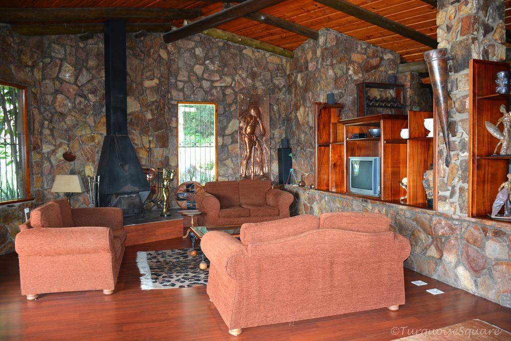La Montagne Guest Lodge Hartbeespoort Exterior photo