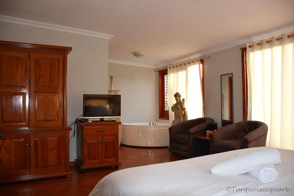 La Montagne Guest Lodge Hartbeespoort Exterior photo